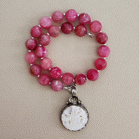 PINK AGATE NECKLACE WITH KWAN YIN PENDANT 16 INCHES - Picture 1 of 3